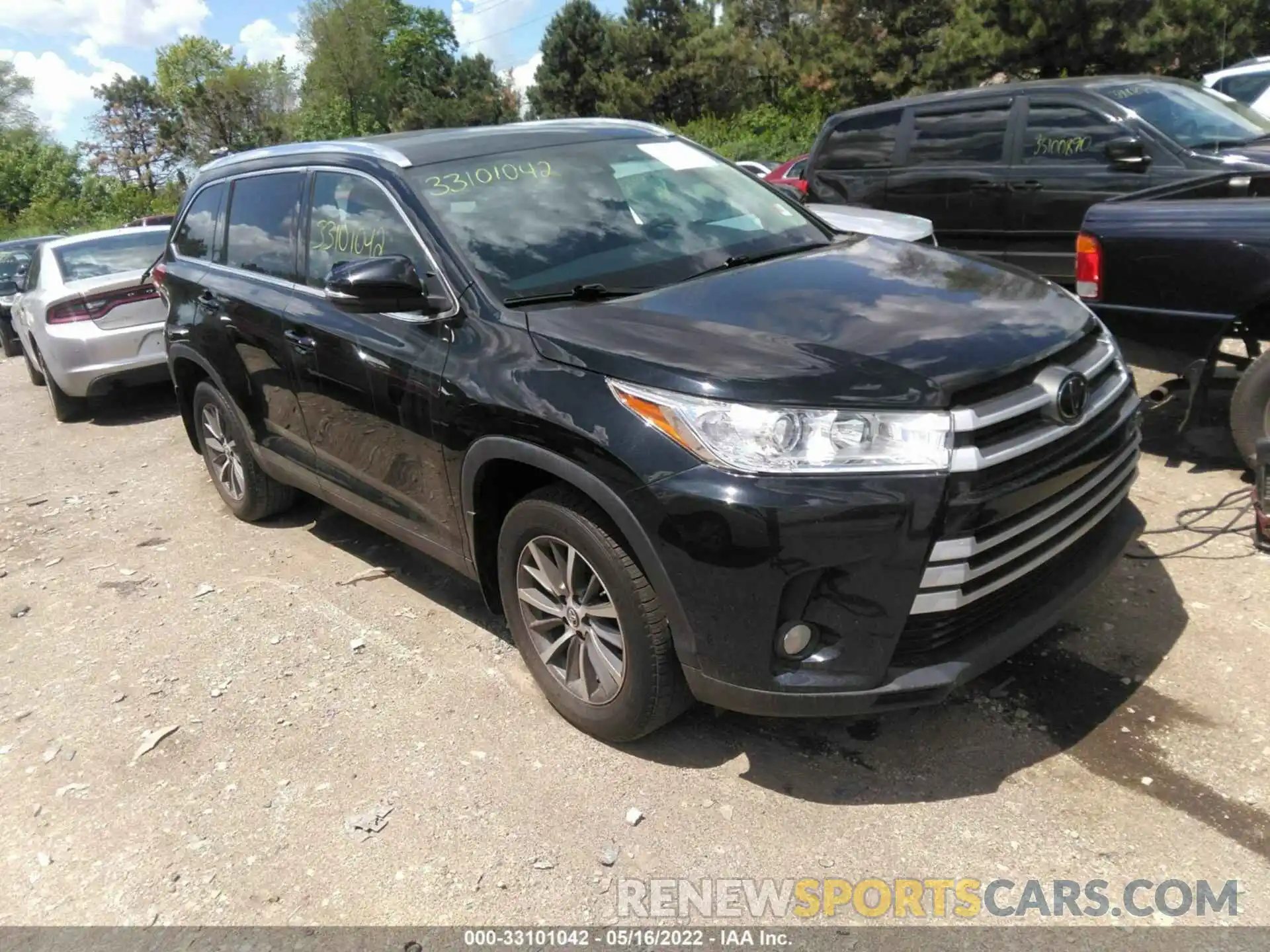 1 Photograph of a damaged car 5TDJZRFH7KS931042 TOYOTA HIGHLANDER 2019