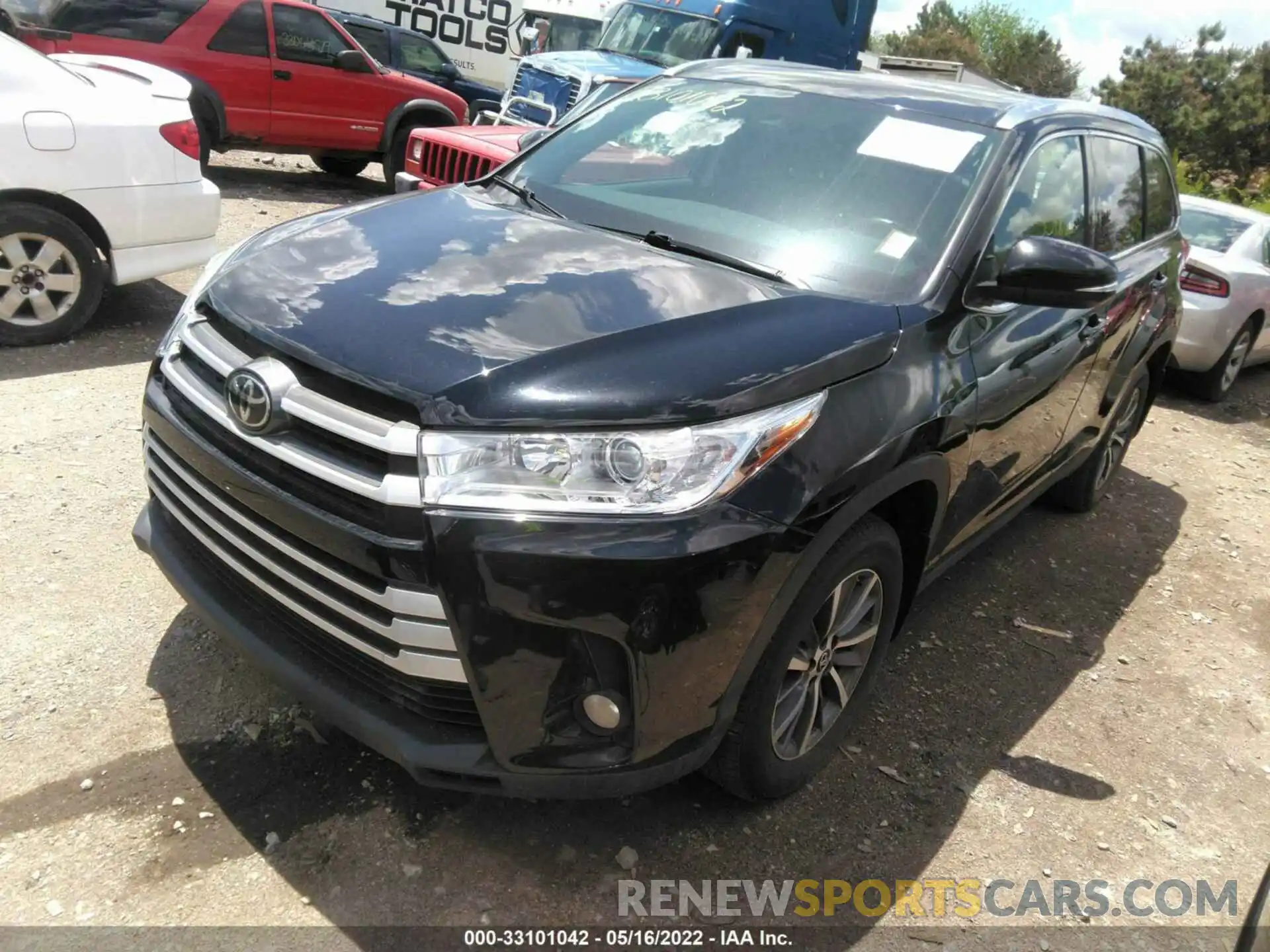 2 Photograph of a damaged car 5TDJZRFH7KS931042 TOYOTA HIGHLANDER 2019