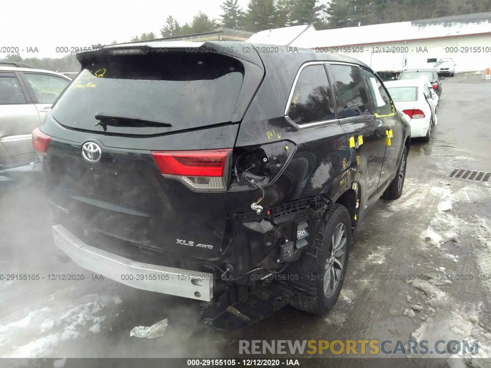 4 Photograph of a damaged car 5TDJZRFH7KS931770 TOYOTA HIGHLANDER 2019