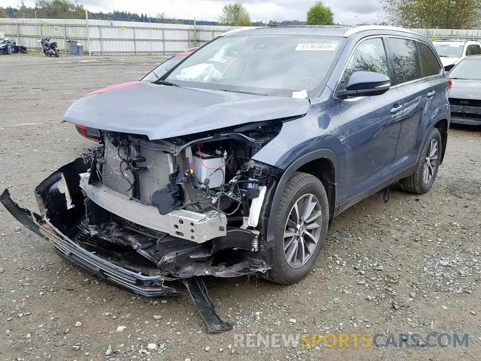 2 Photograph of a damaged car 5TDJZRFH7KS934054 TOYOTA HIGHLANDER 2019