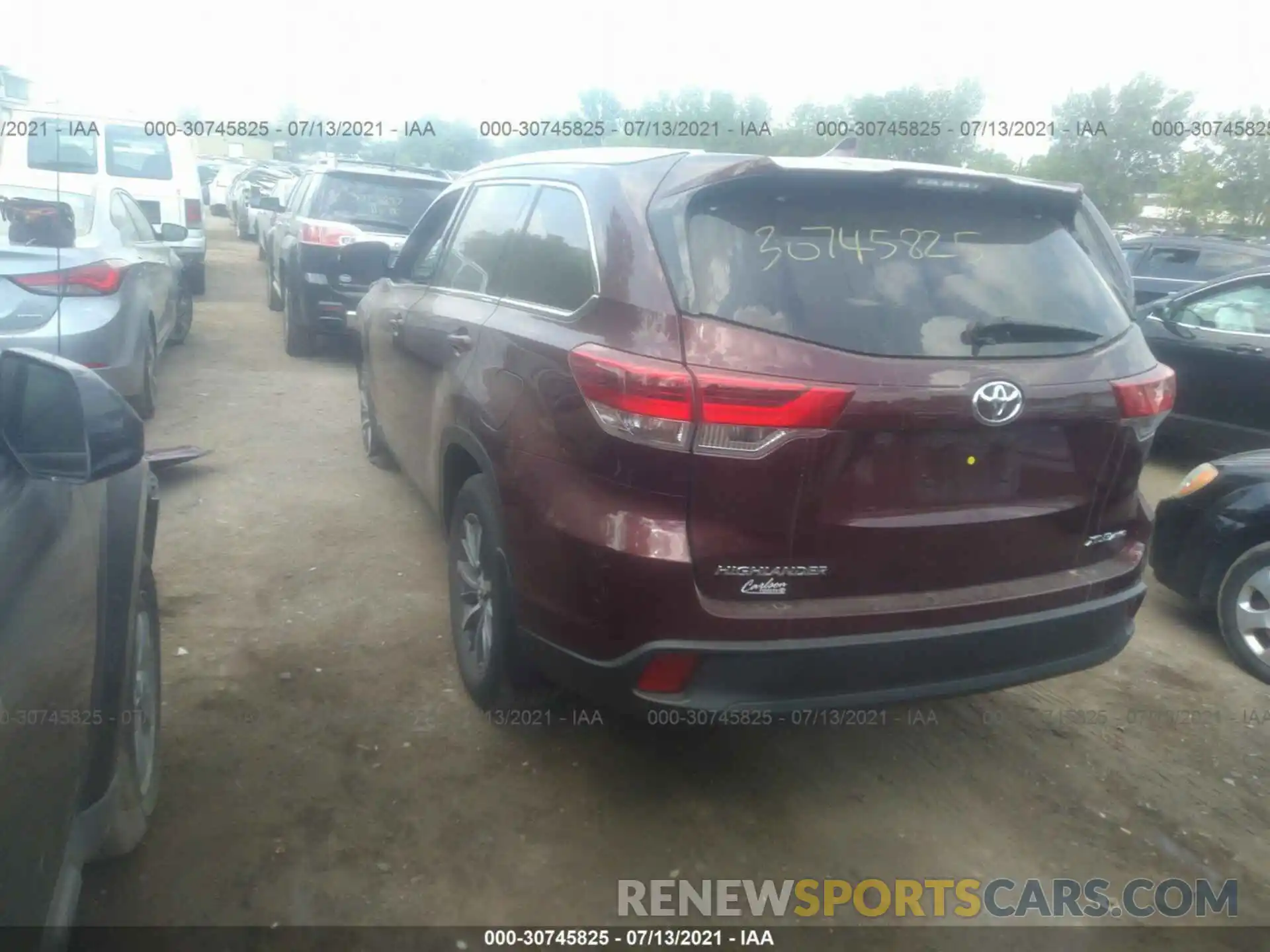 3 Photograph of a damaged car 5TDJZRFH7KS947712 TOYOTA HIGHLANDER 2019