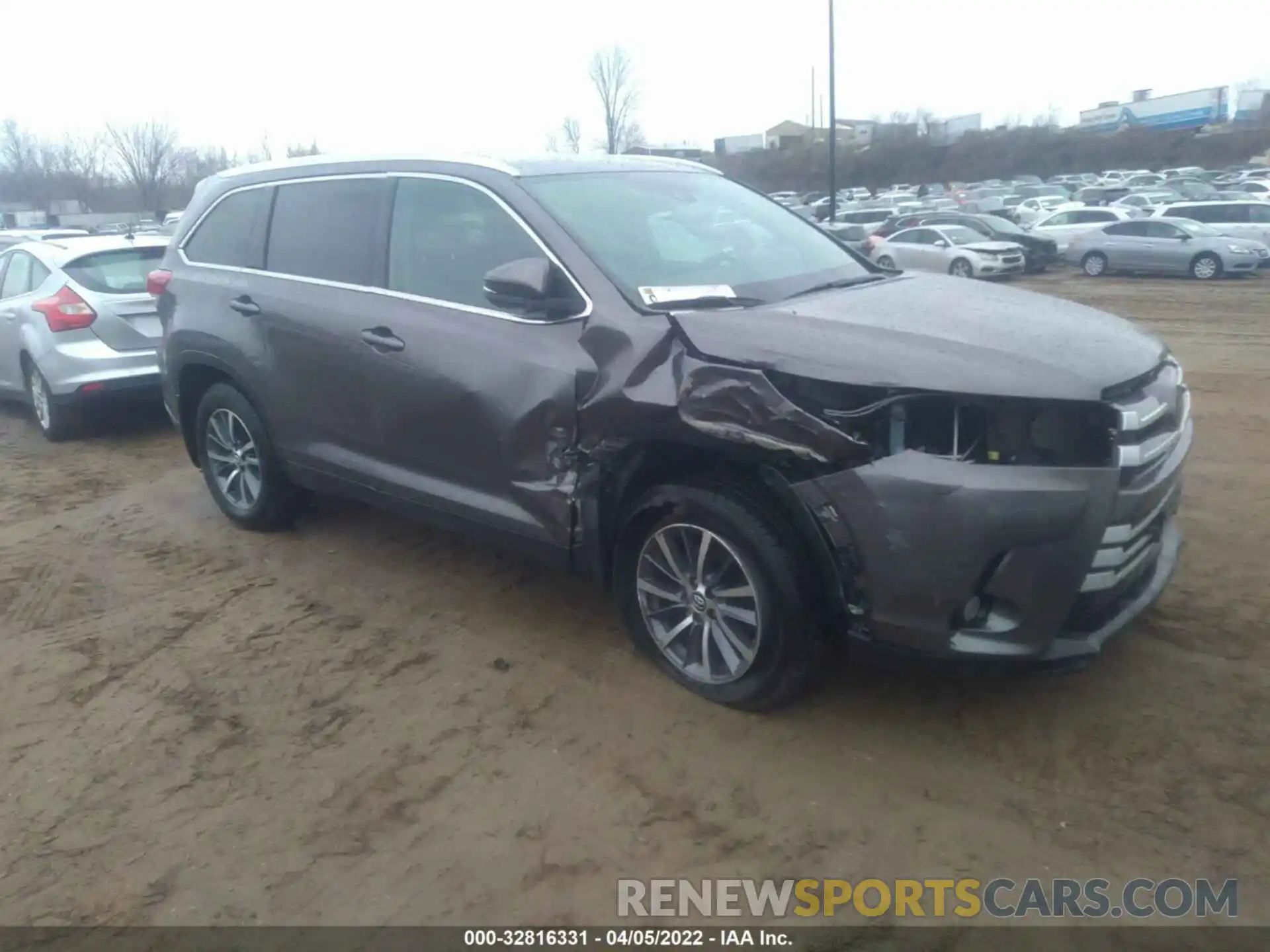 1 Photograph of a damaged car 5TDJZRFH7KS950755 TOYOTA HIGHLANDER 2019