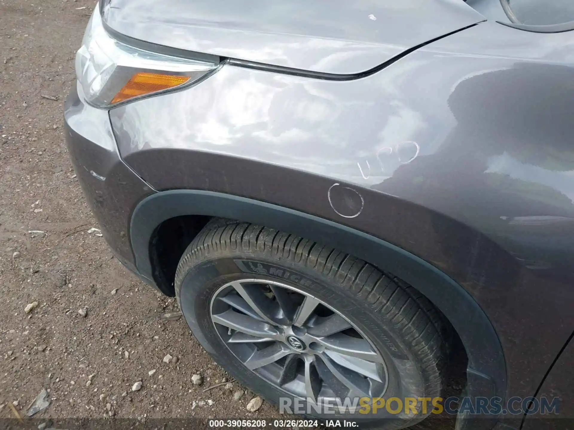 21 Photograph of a damaged car 5TDJZRFH7KS954174 TOYOTA HIGHLANDER 2019