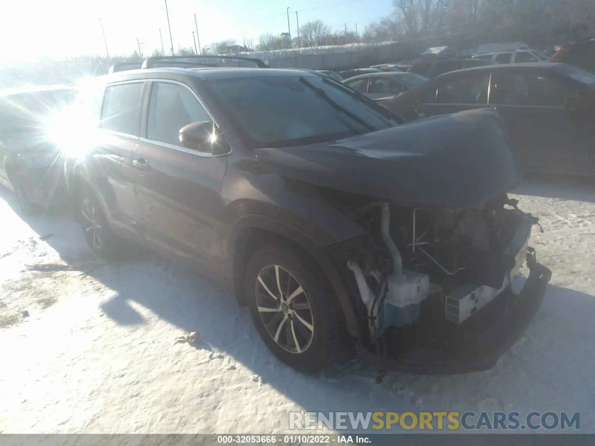 1 Photograph of a damaged car 5TDJZRFH7KS956555 TOYOTA HIGHLANDER 2019