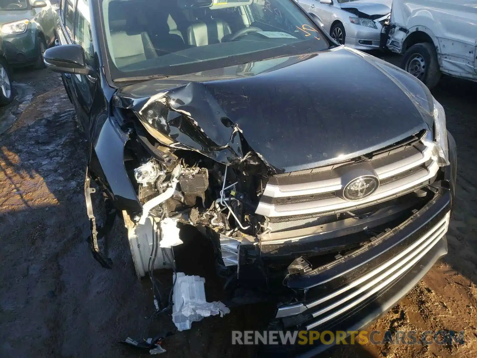 9 Фотография поврежденного автомобиля 5TDJZRFH7KS959553 TOYOTA HIGHLANDER 2019