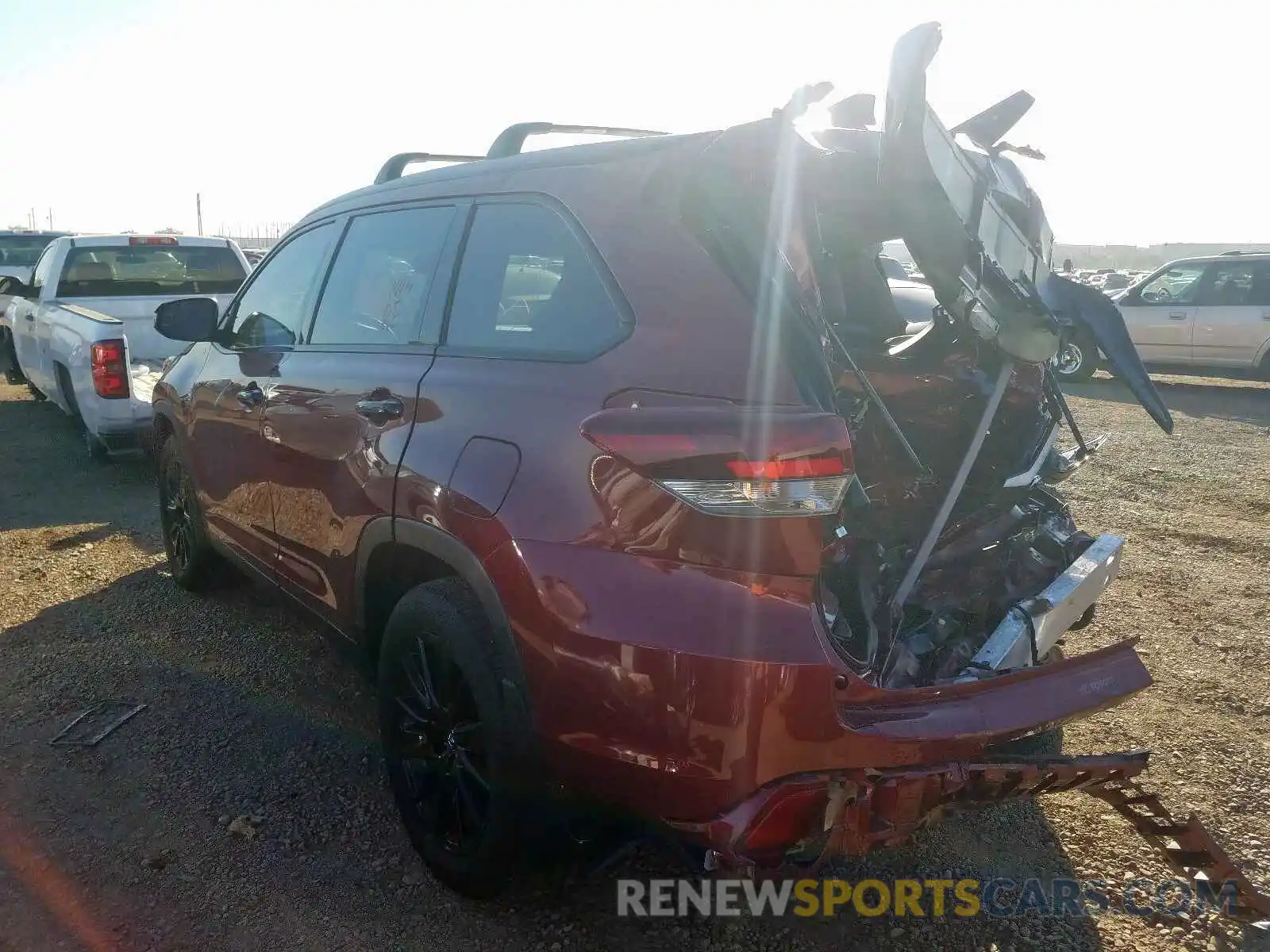 3 Photograph of a damaged car 5TDJZRFH7KS961772 TOYOTA HIGHLANDER 2019