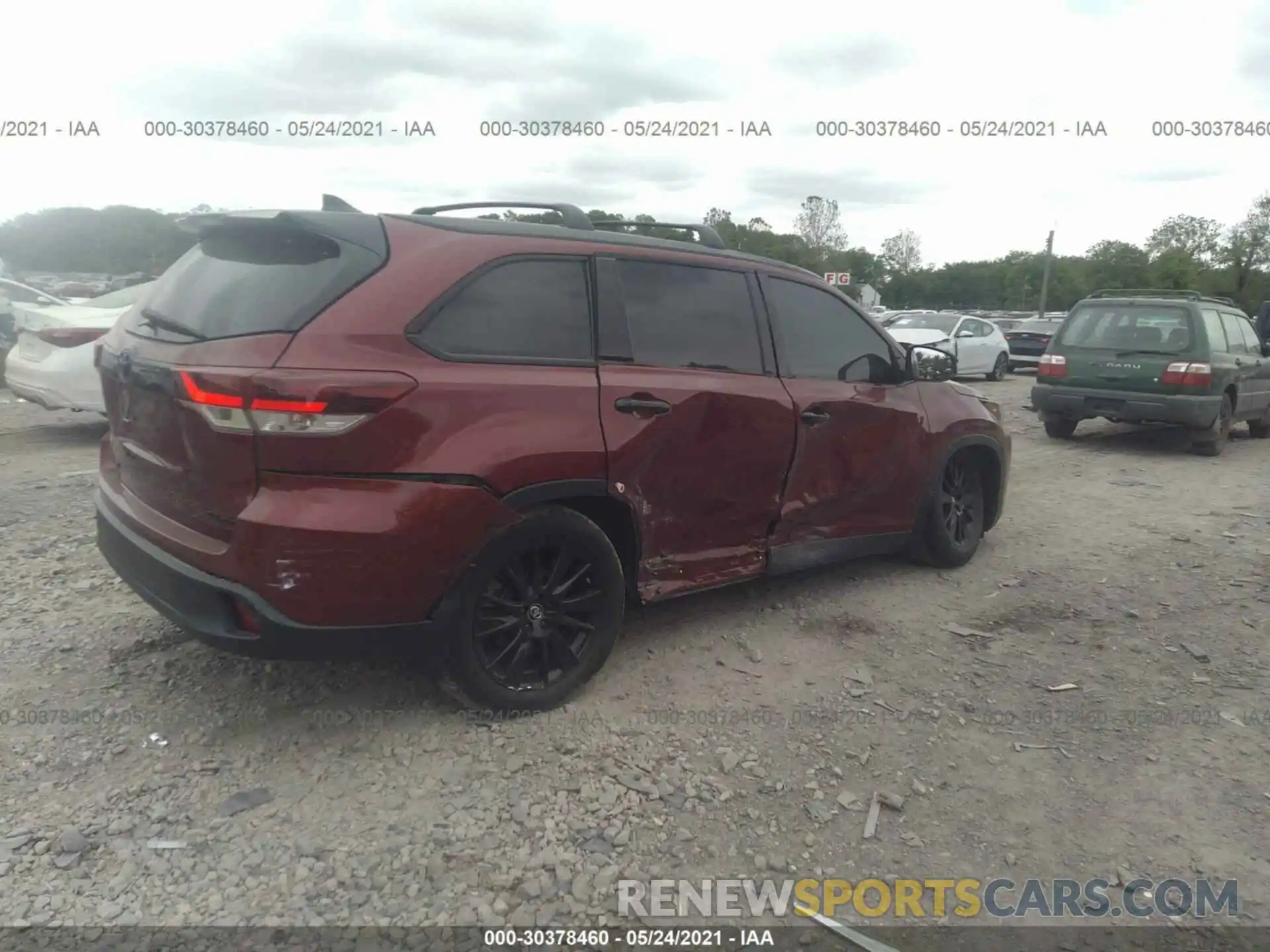 4 Photograph of a damaged car 5TDJZRFH7KS975171 TOYOTA HIGHLANDER 2019