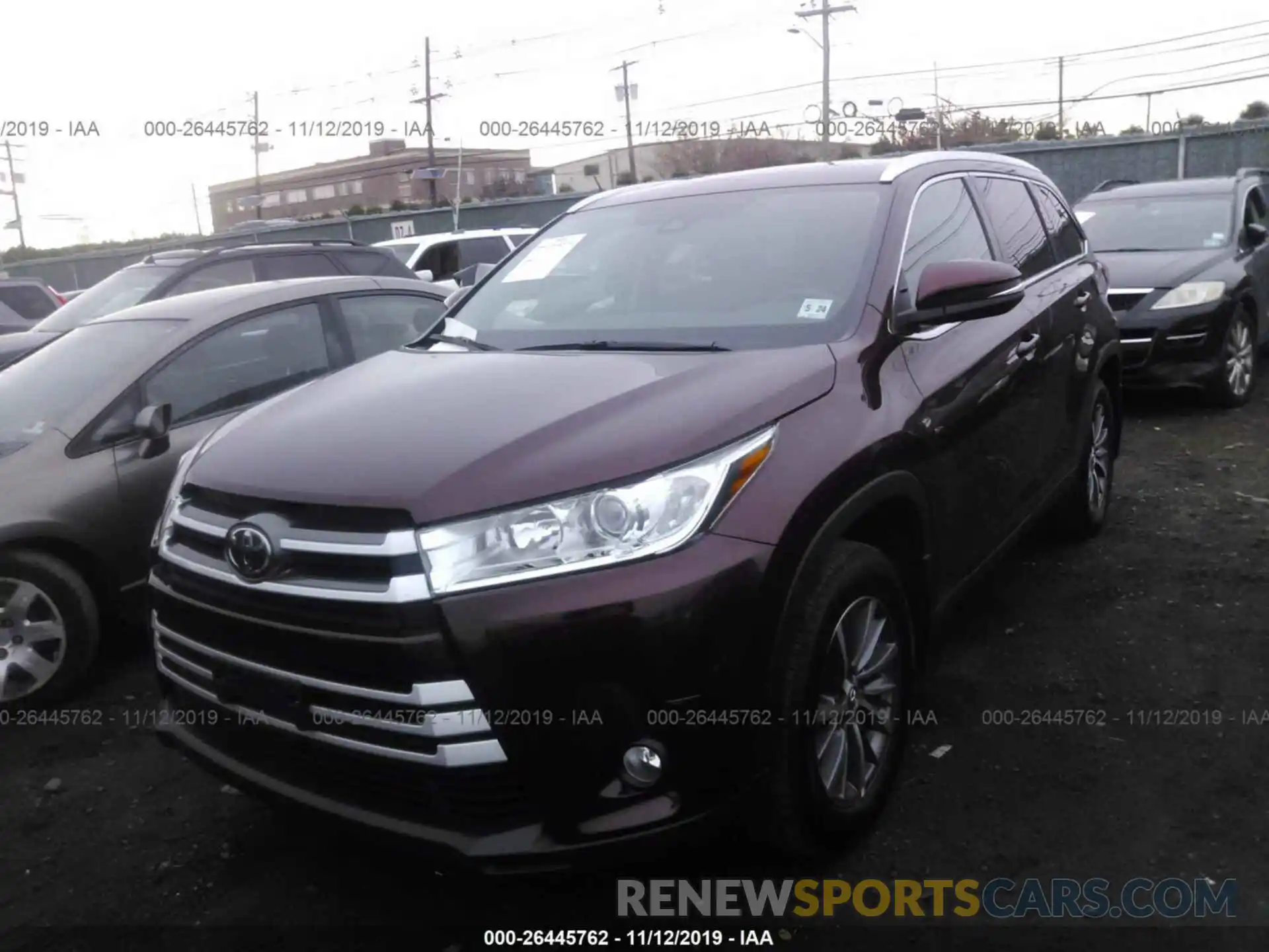 2 Photograph of a damaged car 5TDJZRFH7KS986168 TOYOTA HIGHLANDER 2019