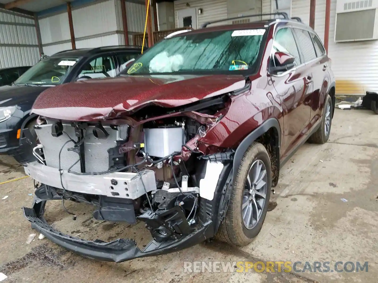 2 Photograph of a damaged car 5TDJZRFH7KS991578 TOYOTA HIGHLANDER 2019