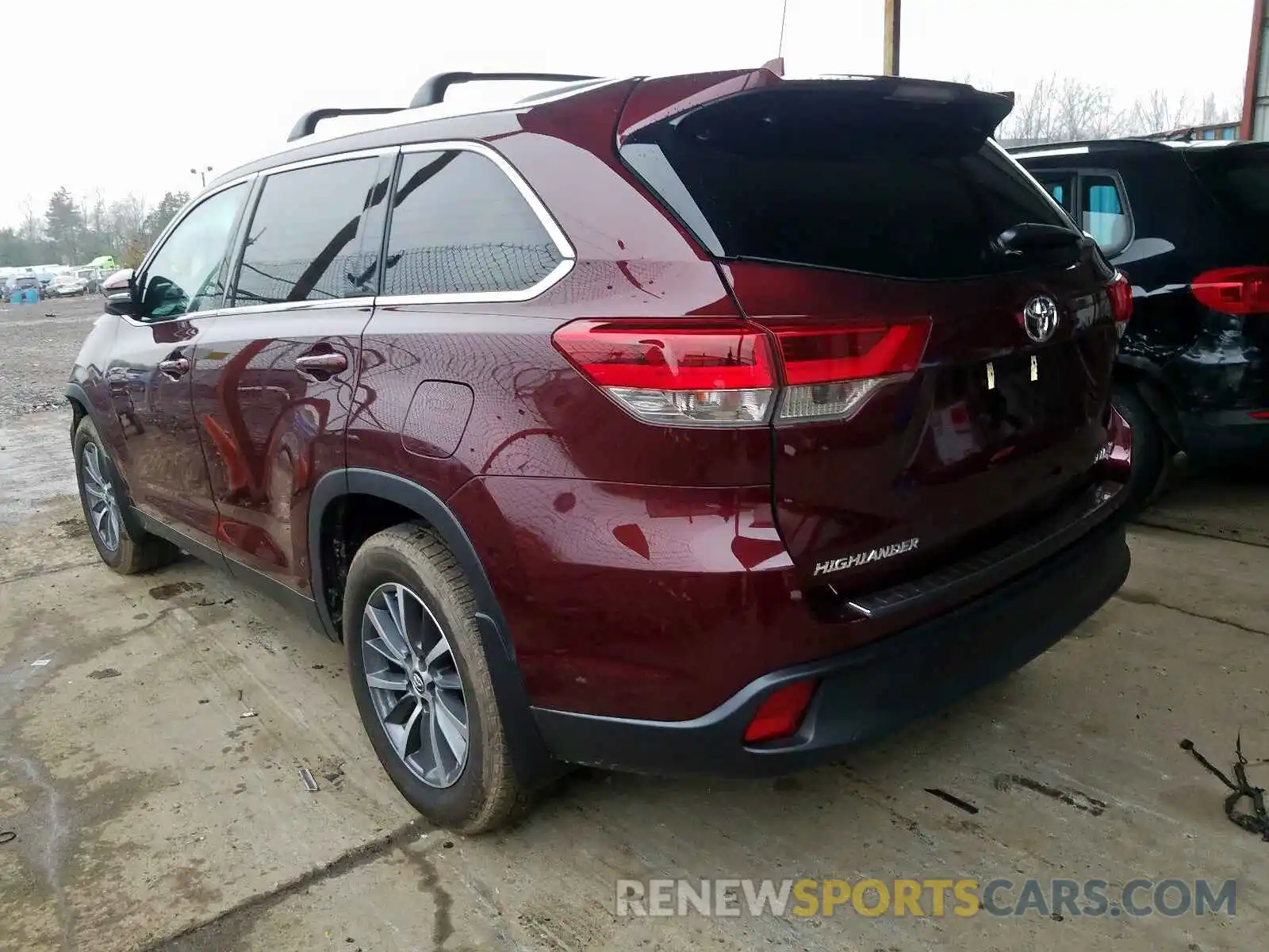 3 Photograph of a damaged car 5TDJZRFH7KS991578 TOYOTA HIGHLANDER 2019