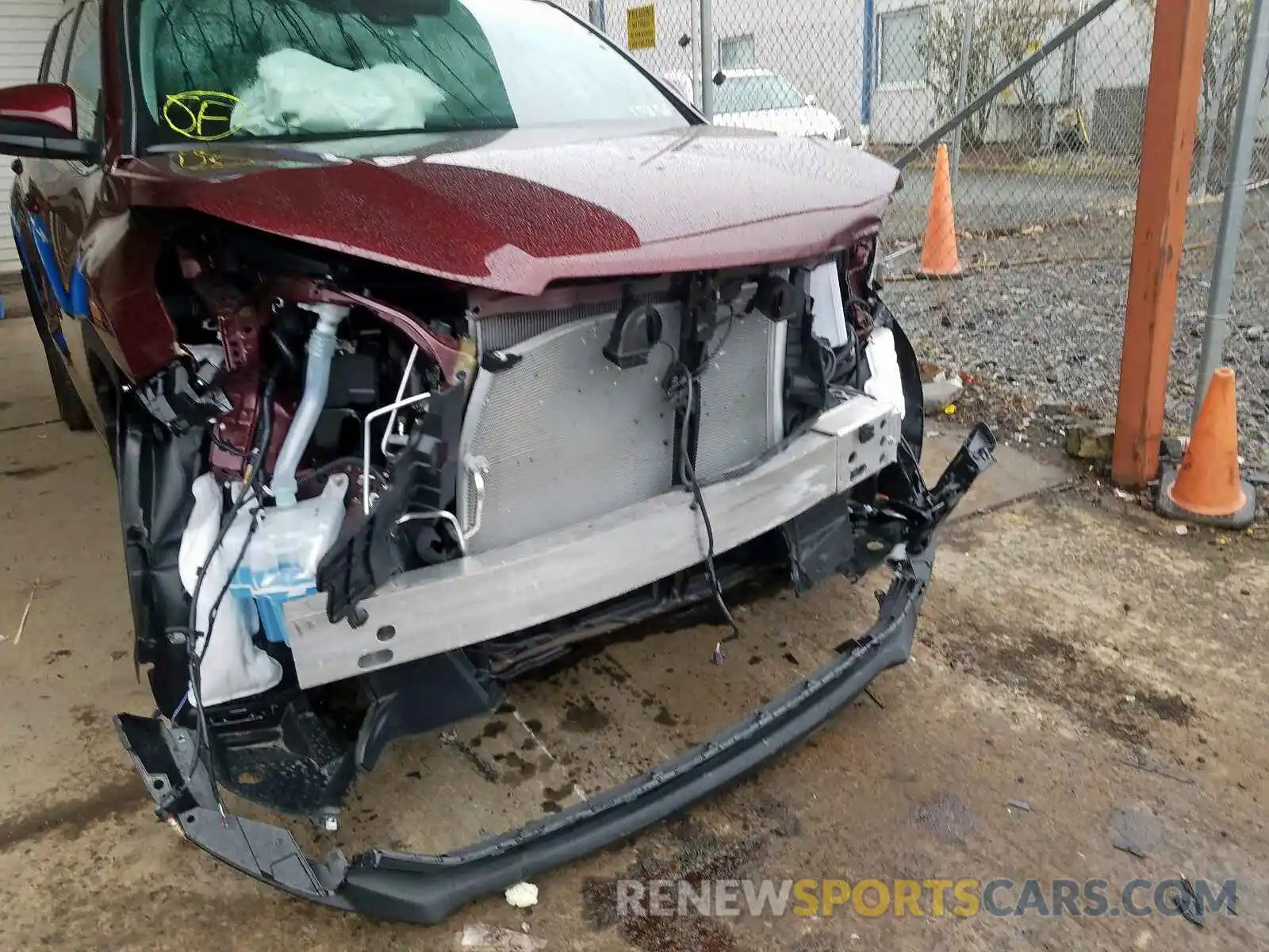 9 Photograph of a damaged car 5TDJZRFH7KS991578 TOYOTA HIGHLANDER 2019