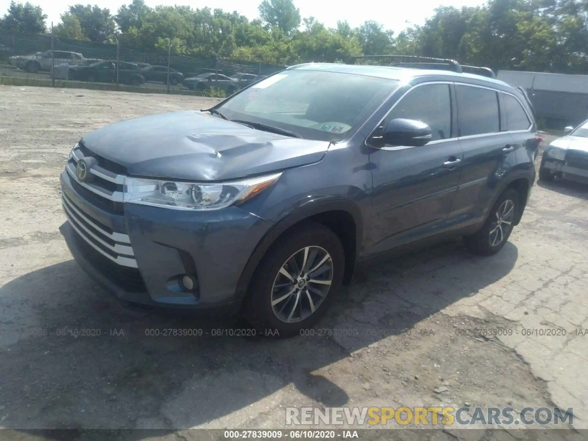 2 Photograph of a damaged car 5TDJZRFH7KS994898 TOYOTA HIGHLANDER 2019