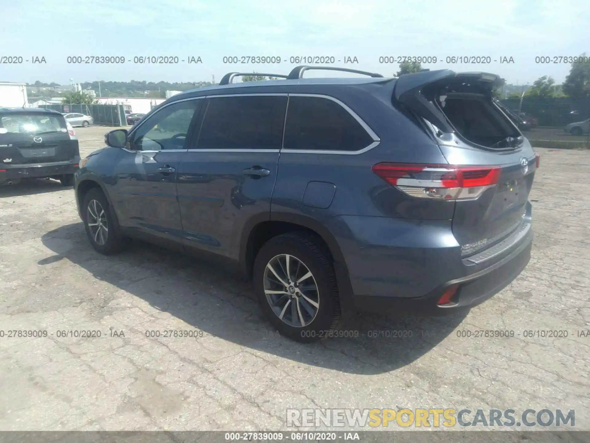 3 Photograph of a damaged car 5TDJZRFH7KS994898 TOYOTA HIGHLANDER 2019