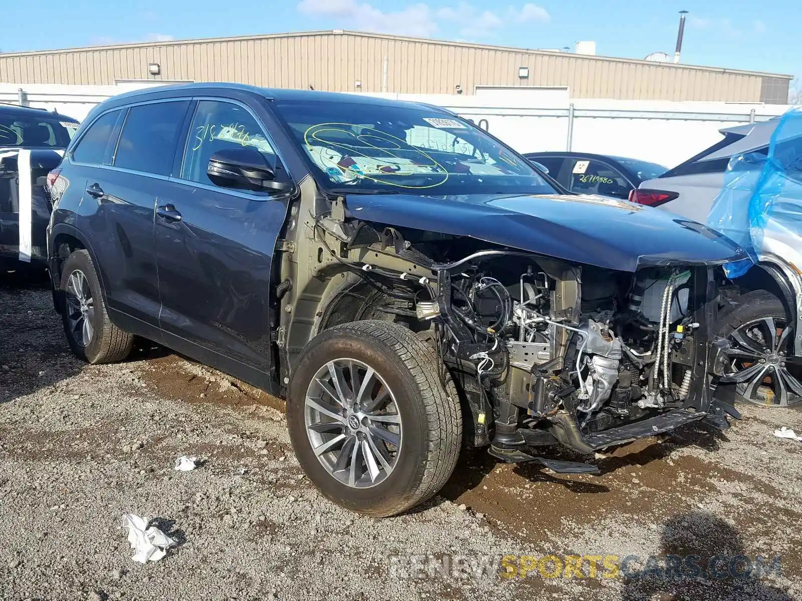 1 Photograph of a damaged car 5TDJZRFH8KS563616 TOYOTA HIGHLANDER 2019