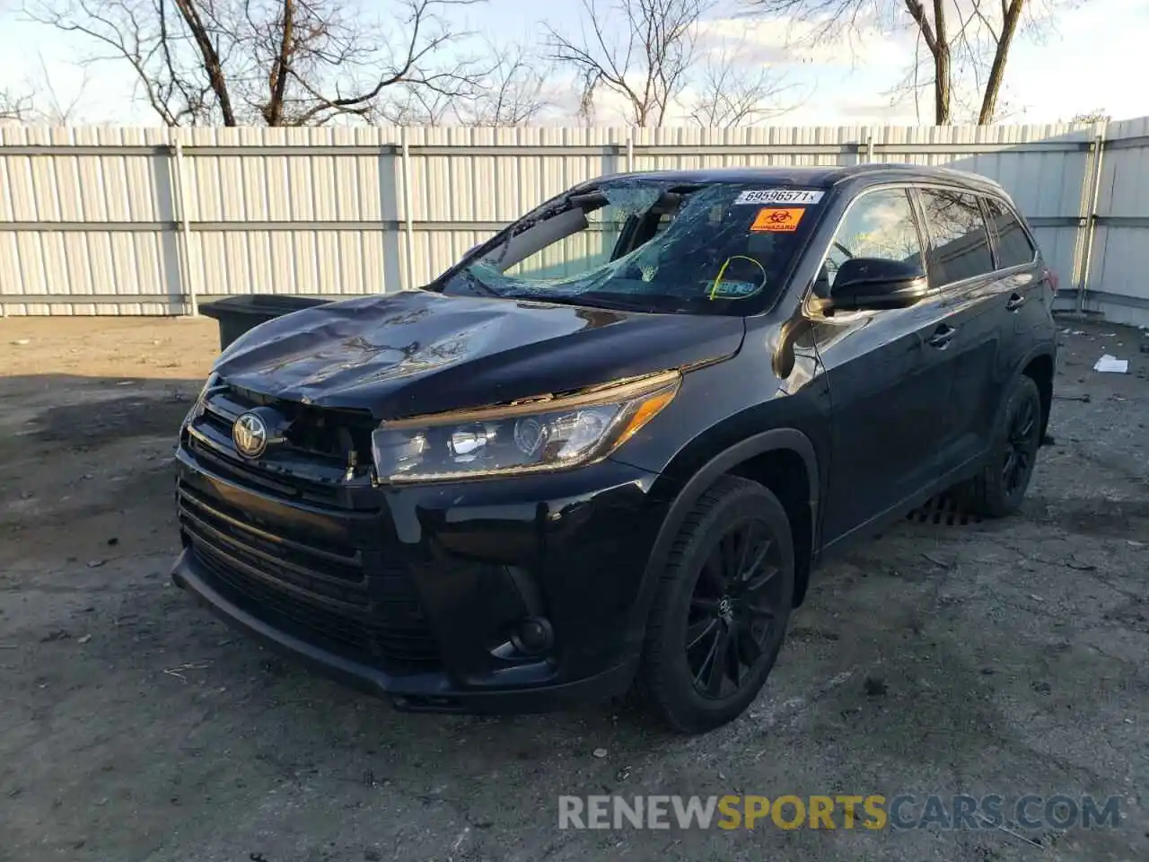 2 Photograph of a damaged car 5TDJZRFH8KS565673 TOYOTA HIGHLANDER 2019