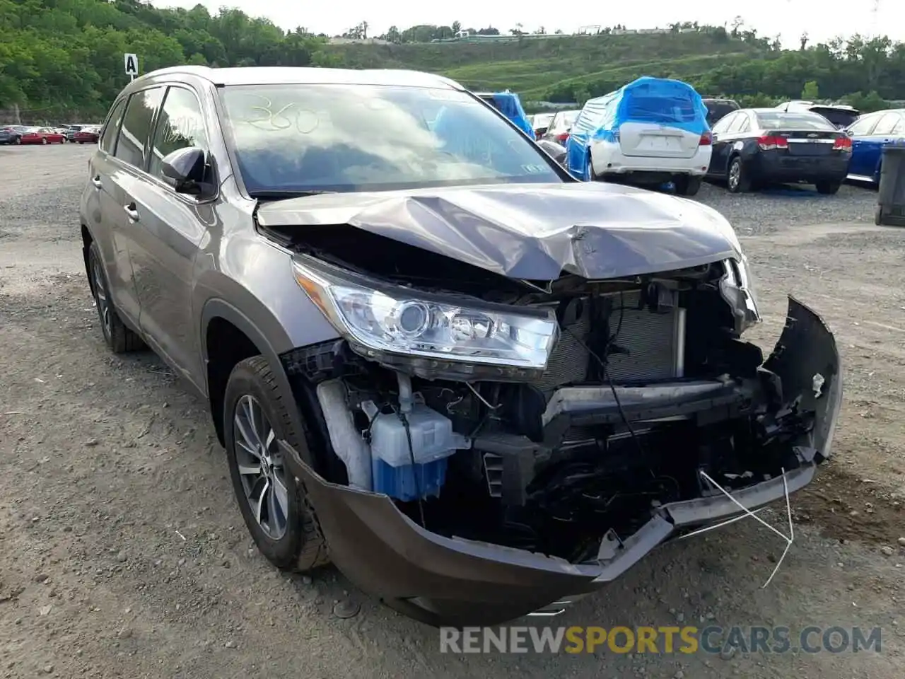 1 Photograph of a damaged car 5TDJZRFH8KS565799 TOYOTA HIGHLANDER 2019