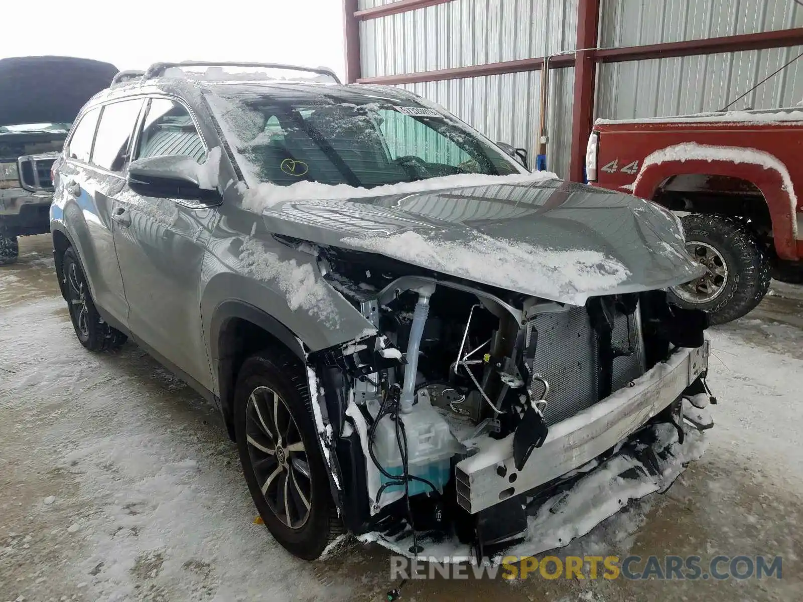 1 Photograph of a damaged car 5TDJZRFH8KS565950 TOYOTA HIGHLANDER 2019