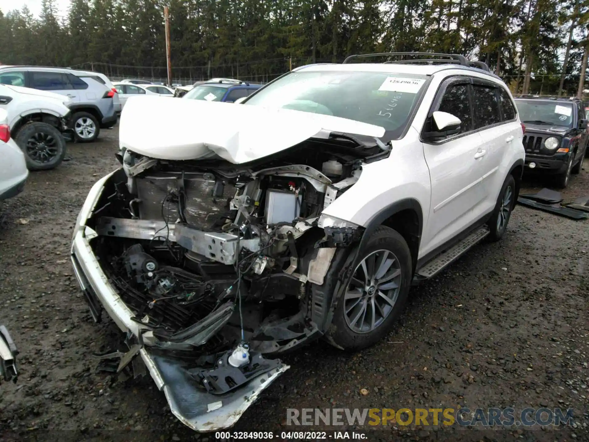 2 Photograph of a damaged car 5TDJZRFH8KS566483 TOYOTA HIGHLANDER 2019