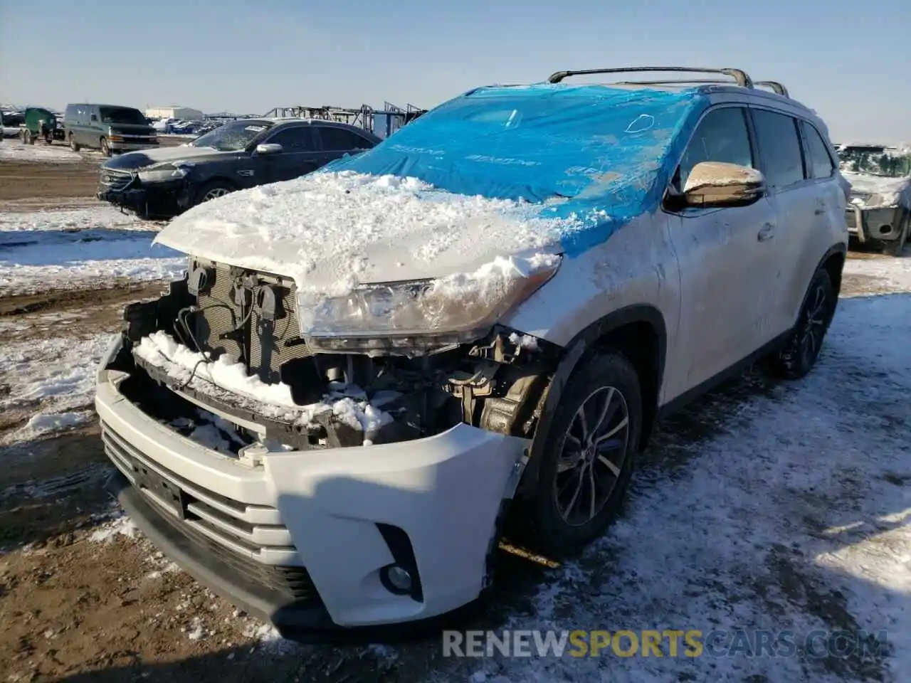 2 Photograph of a damaged car 5TDJZRFH8KS567486 TOYOTA HIGHLANDER 2019