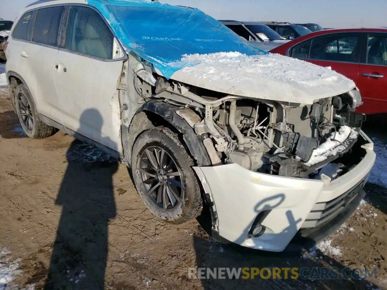 9 Photograph of a damaged car 5TDJZRFH8KS567486 TOYOTA HIGHLANDER 2019