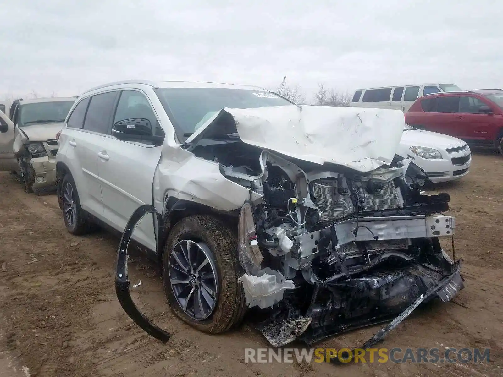 1 Photograph of a damaged car 5TDJZRFH8KS567861 TOYOTA HIGHLANDER 2019