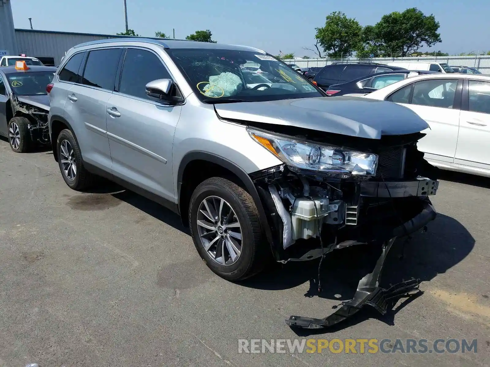 1 Photograph of a damaged car 5TDJZRFH8KS568234 TOYOTA HIGHLANDER 2019