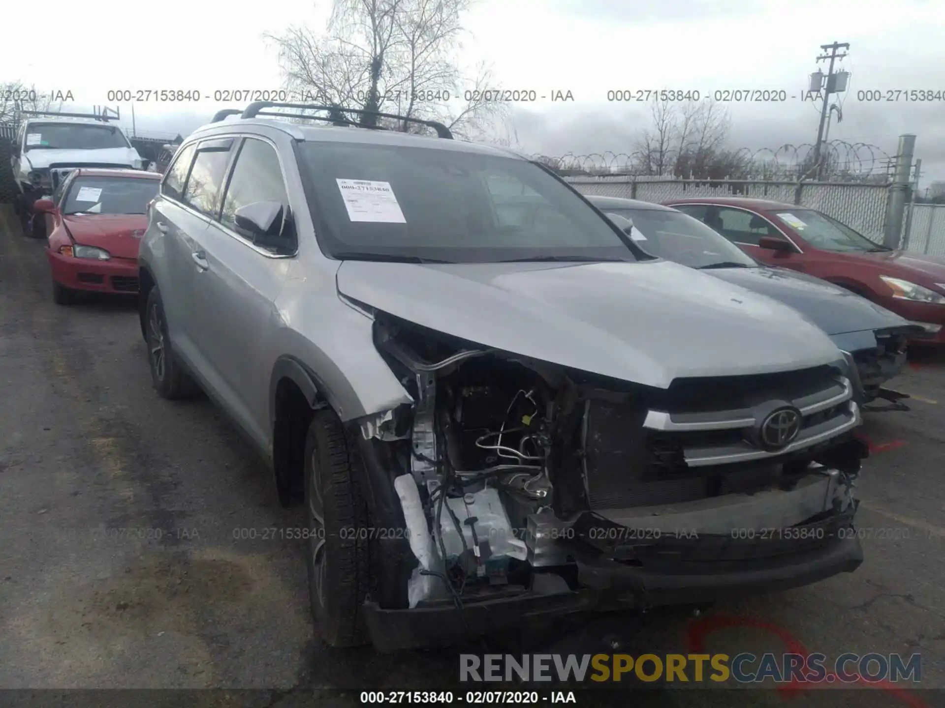 1 Photograph of a damaged car 5TDJZRFH8KS568637 TOYOTA HIGHLANDER 2019