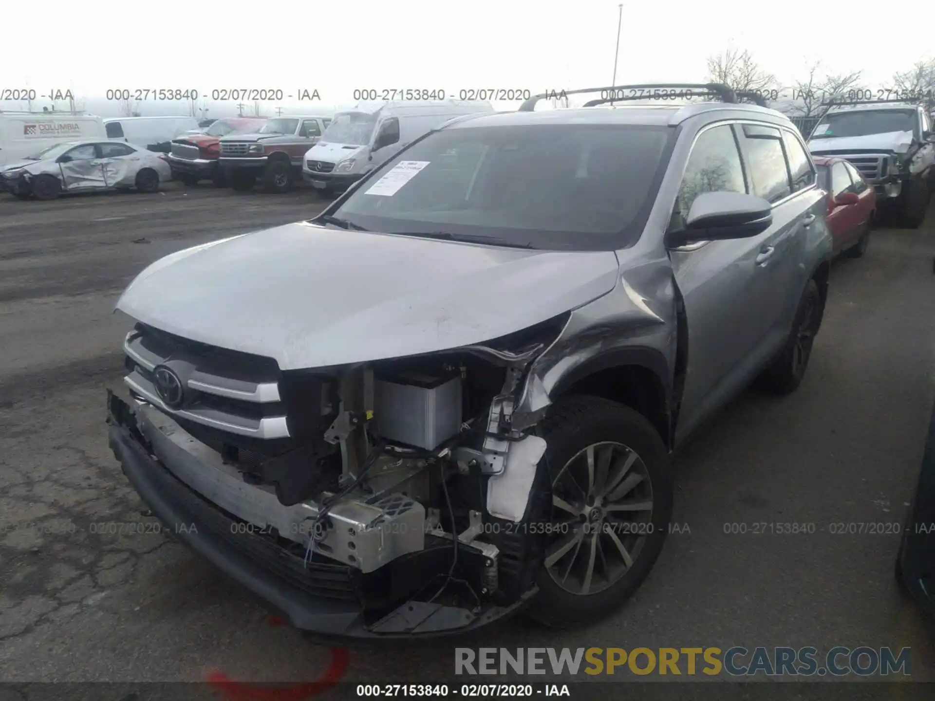 2 Photograph of a damaged car 5TDJZRFH8KS568637 TOYOTA HIGHLANDER 2019