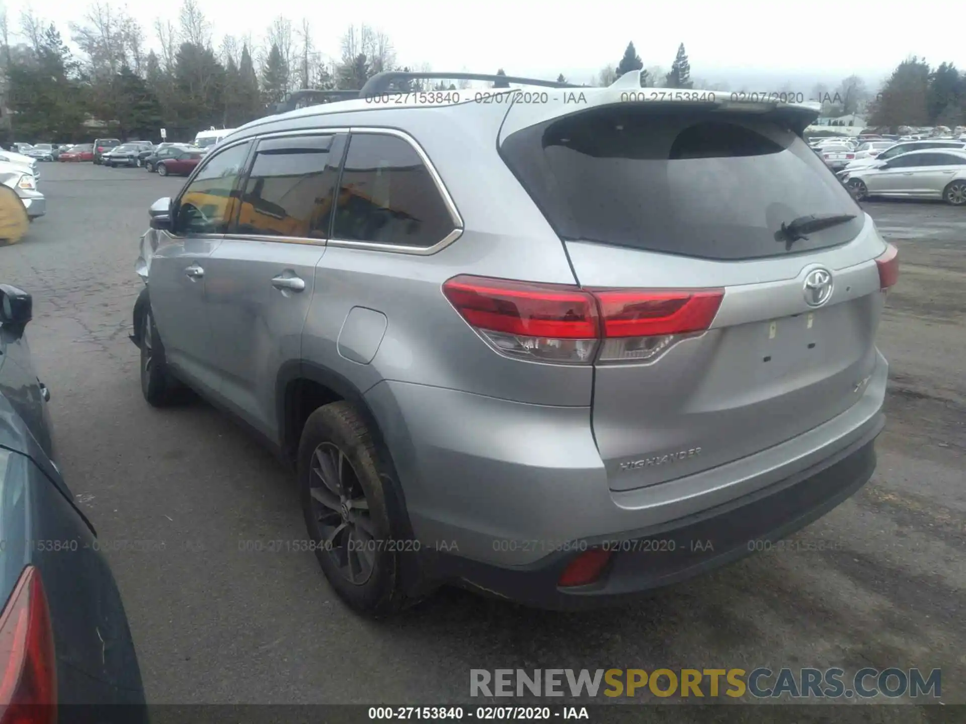 3 Photograph of a damaged car 5TDJZRFH8KS568637 TOYOTA HIGHLANDER 2019