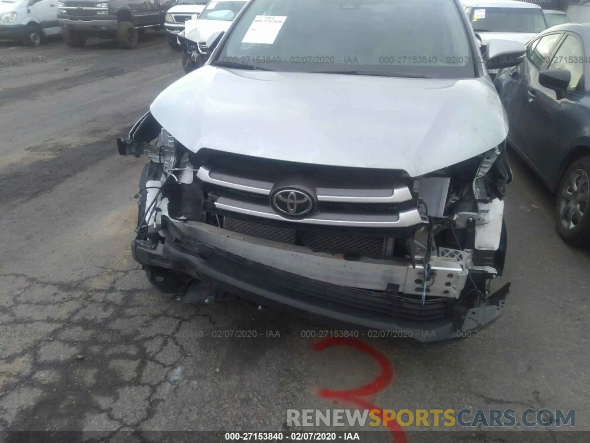 6 Photograph of a damaged car 5TDJZRFH8KS568637 TOYOTA HIGHLANDER 2019