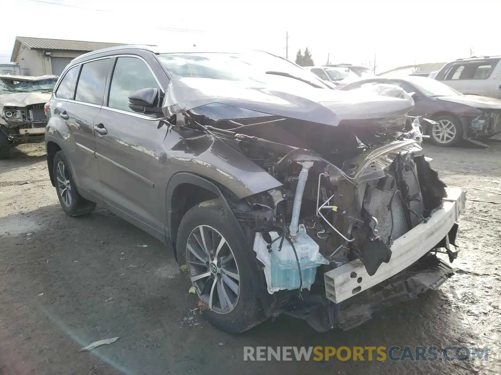 1 Photograph of a damaged car 5TDJZRFH8KS569741 TOYOTA HIGHLANDER 2019