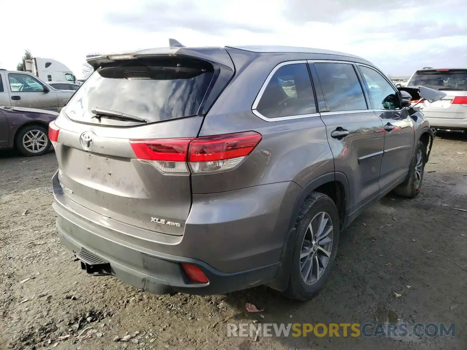 4 Фотография поврежденного автомобиля 5TDJZRFH8KS569741 TOYOTA HIGHLANDER 2019