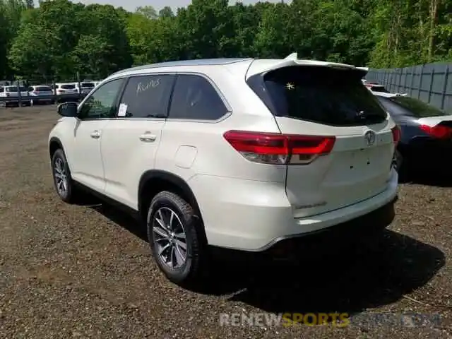 4 Photograph of a damaged car 5TDJZRFH8KS570811 TOYOTA HIGHLANDER 2019