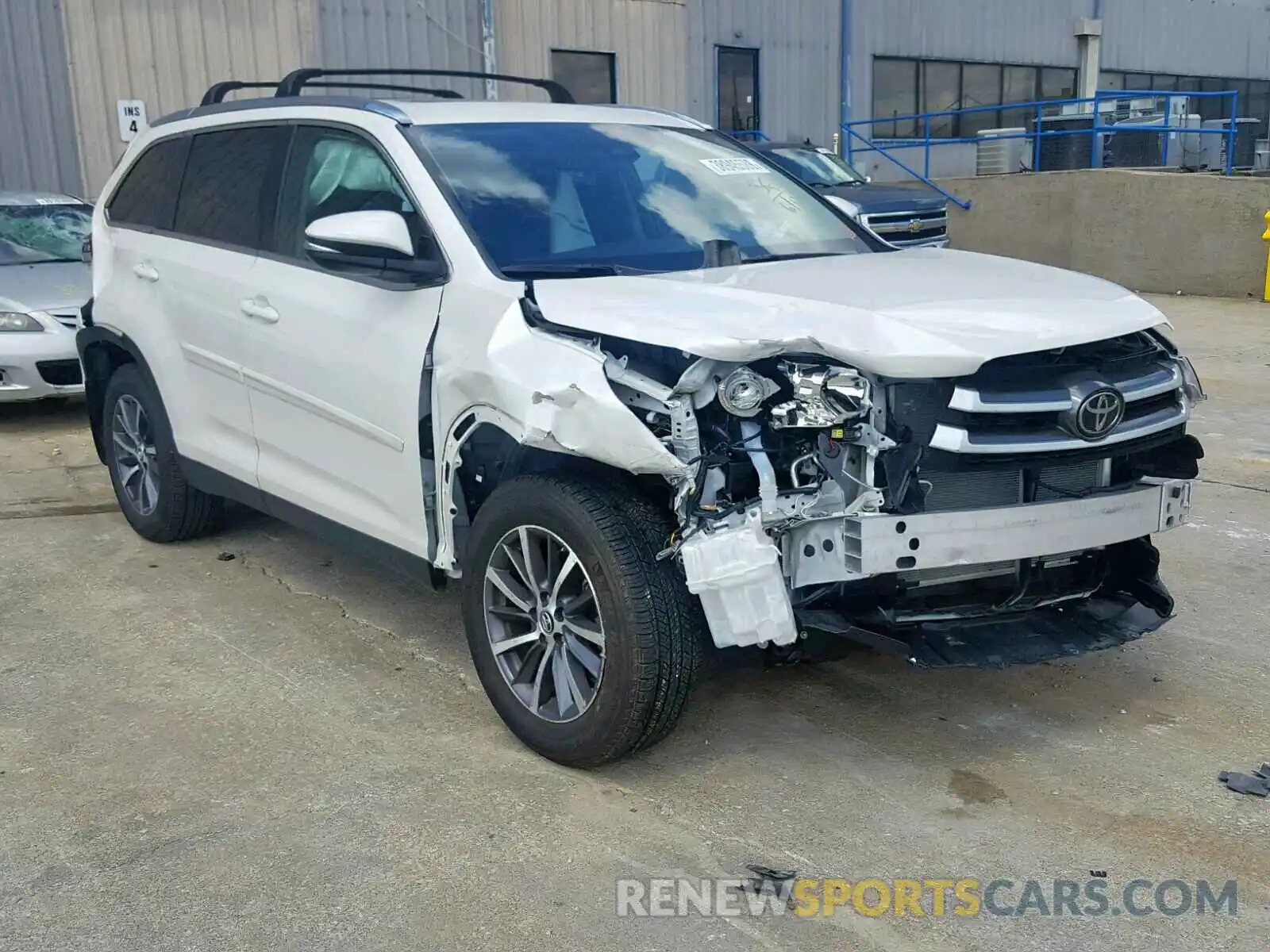 1 Photograph of a damaged car 5TDJZRFH8KS571506 TOYOTA HIGHLANDER 2019