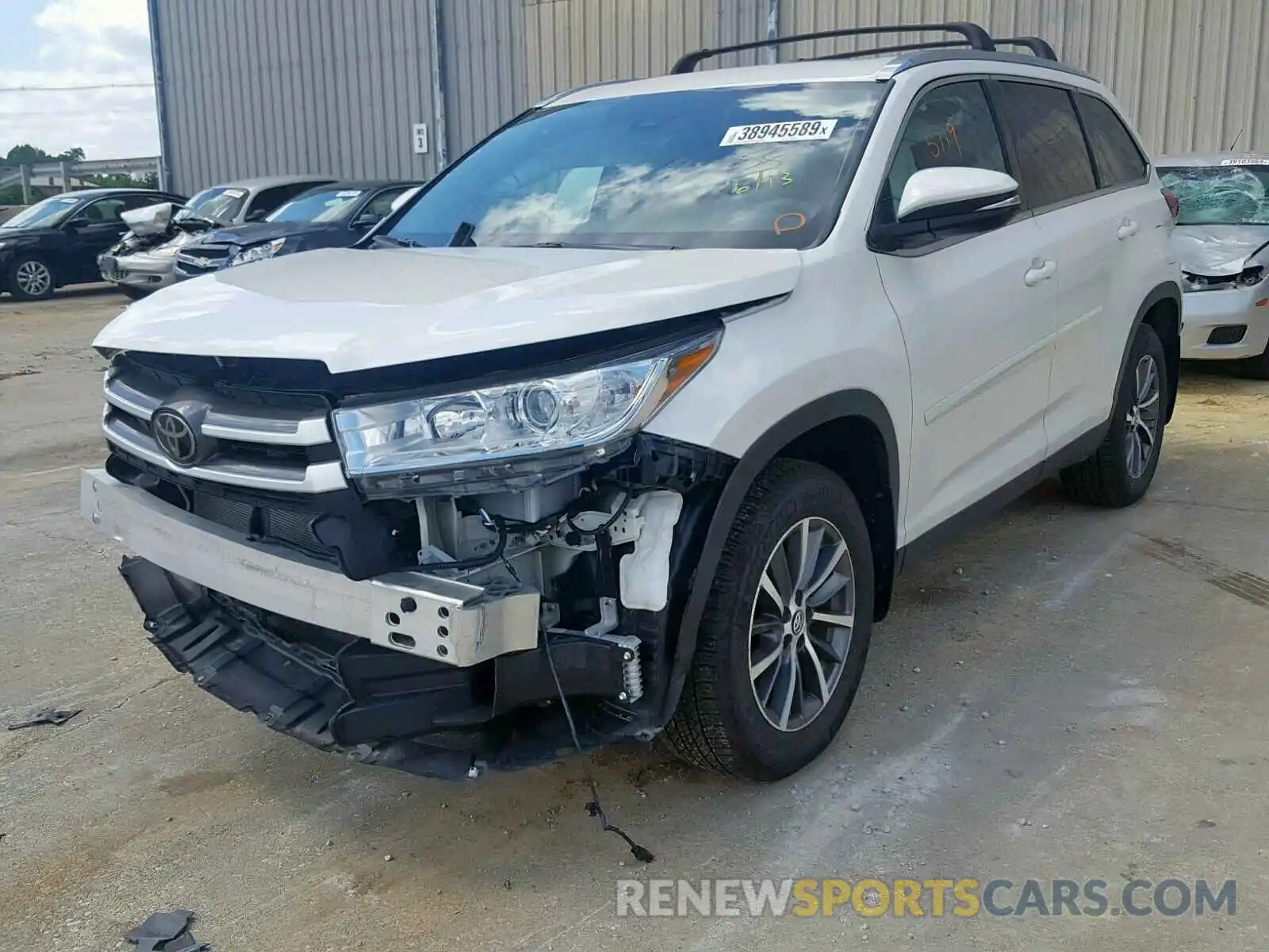 2 Photograph of a damaged car 5TDJZRFH8KS571506 TOYOTA HIGHLANDER 2019