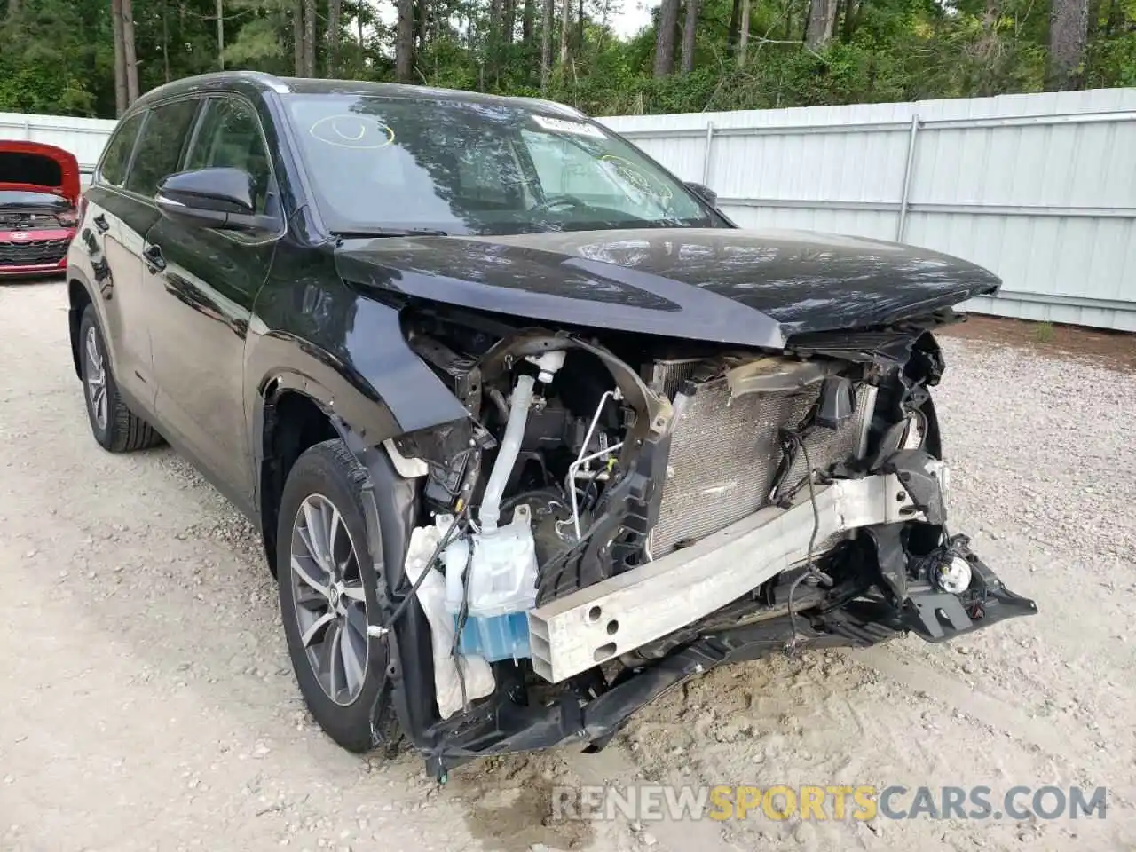 1 Photograph of a damaged car 5TDJZRFH8KS574552 TOYOTA HIGHLANDER 2019