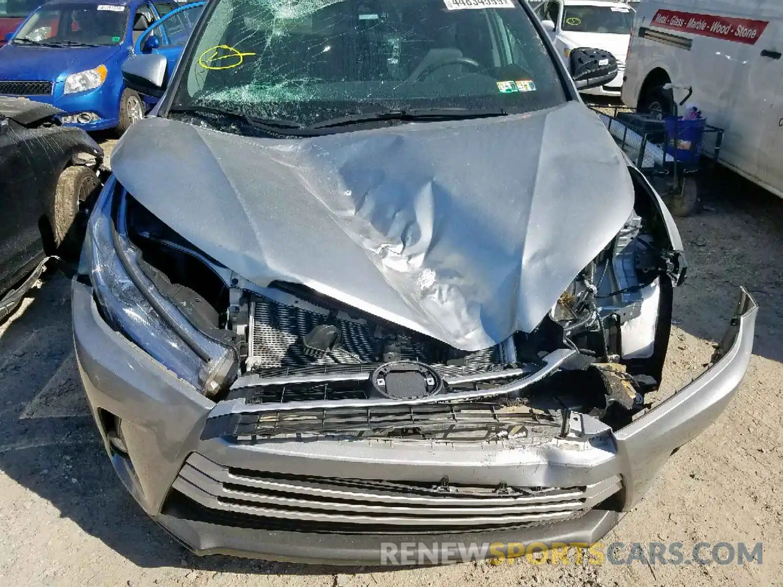 7 Photograph of a damaged car 5TDJZRFH8KS575121 TOYOTA HIGHLANDER 2019