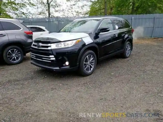 2 Photograph of a damaged car 5TDJZRFH8KS575605 TOYOTA HIGHLANDER 2019