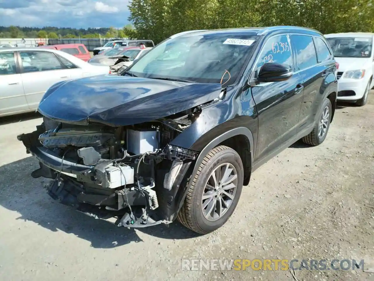 2 Photograph of a damaged car 5TDJZRFH8KS576639 TOYOTA HIGHLANDER 2019