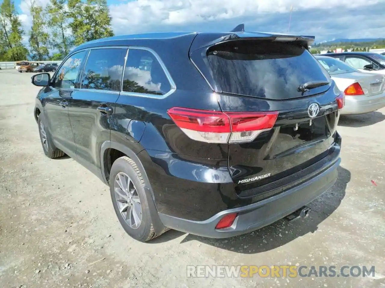 3 Фотография поврежденного автомобиля 5TDJZRFH8KS576639 TOYOTA HIGHLANDER 2019