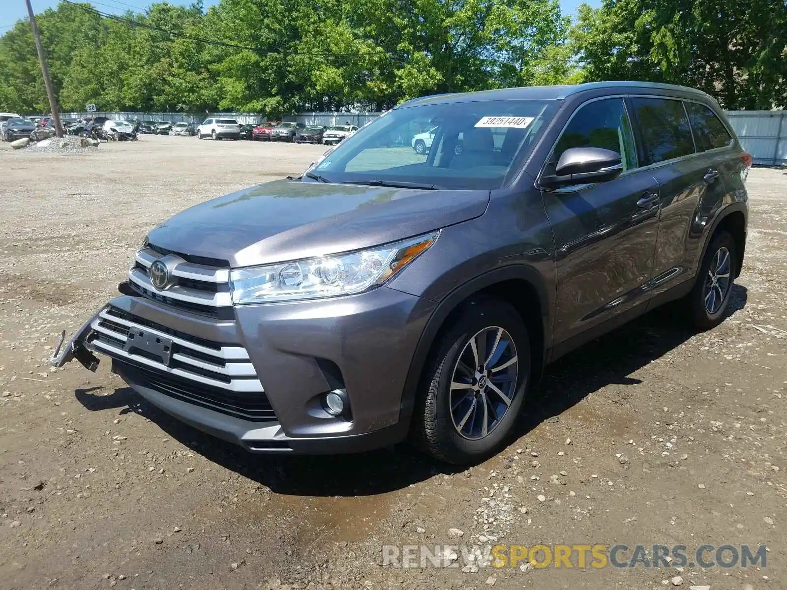 2 Photograph of a damaged car 5TDJZRFH8KS576785 TOYOTA HIGHLANDER 2019