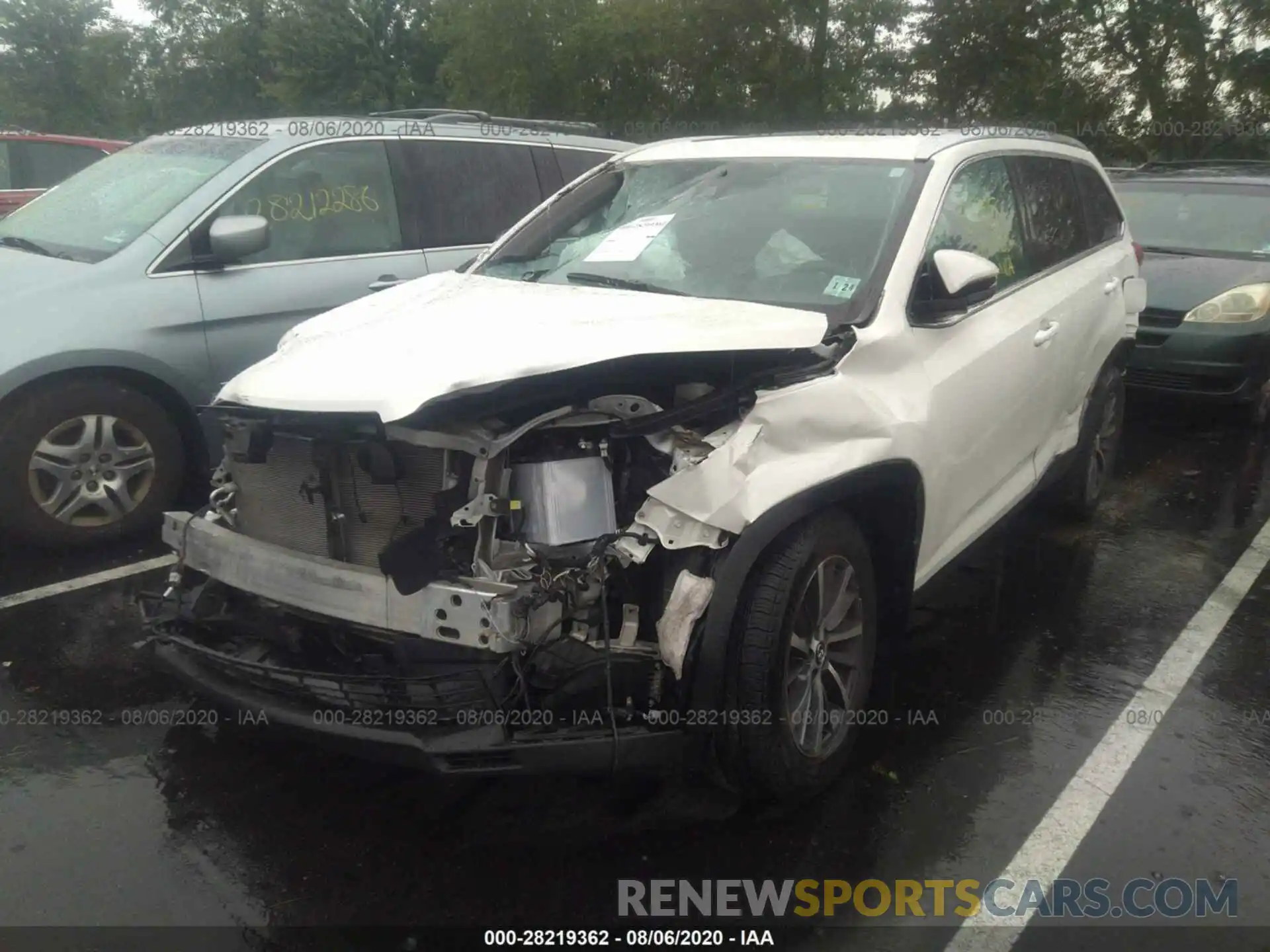 2 Photograph of a damaged car 5TDJZRFH8KS577001 TOYOTA HIGHLANDER 2019