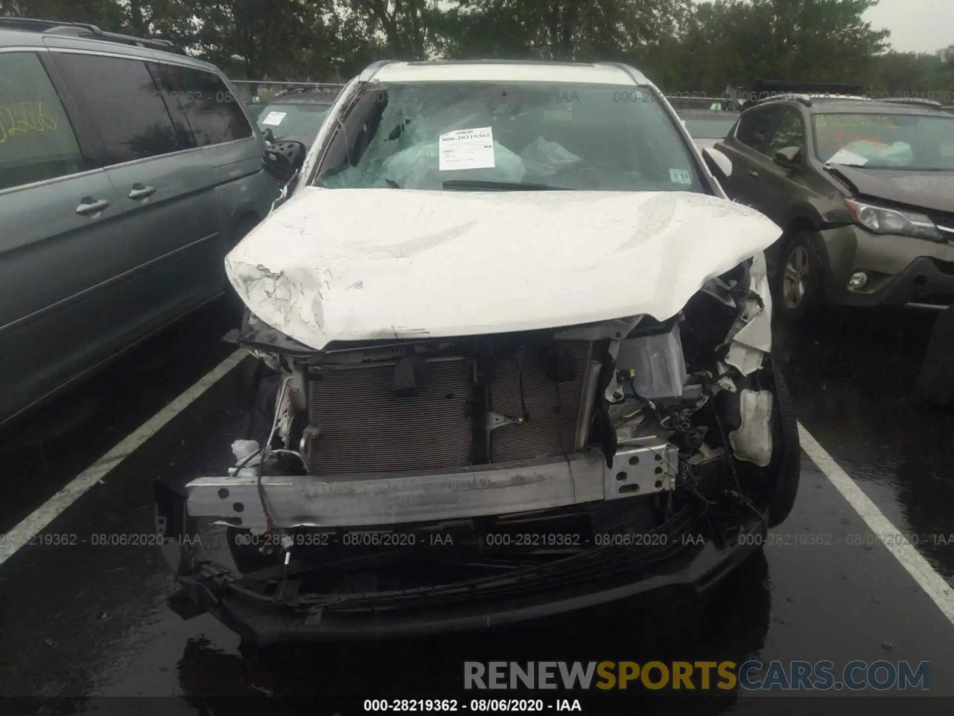 6 Photograph of a damaged car 5TDJZRFH8KS577001 TOYOTA HIGHLANDER 2019