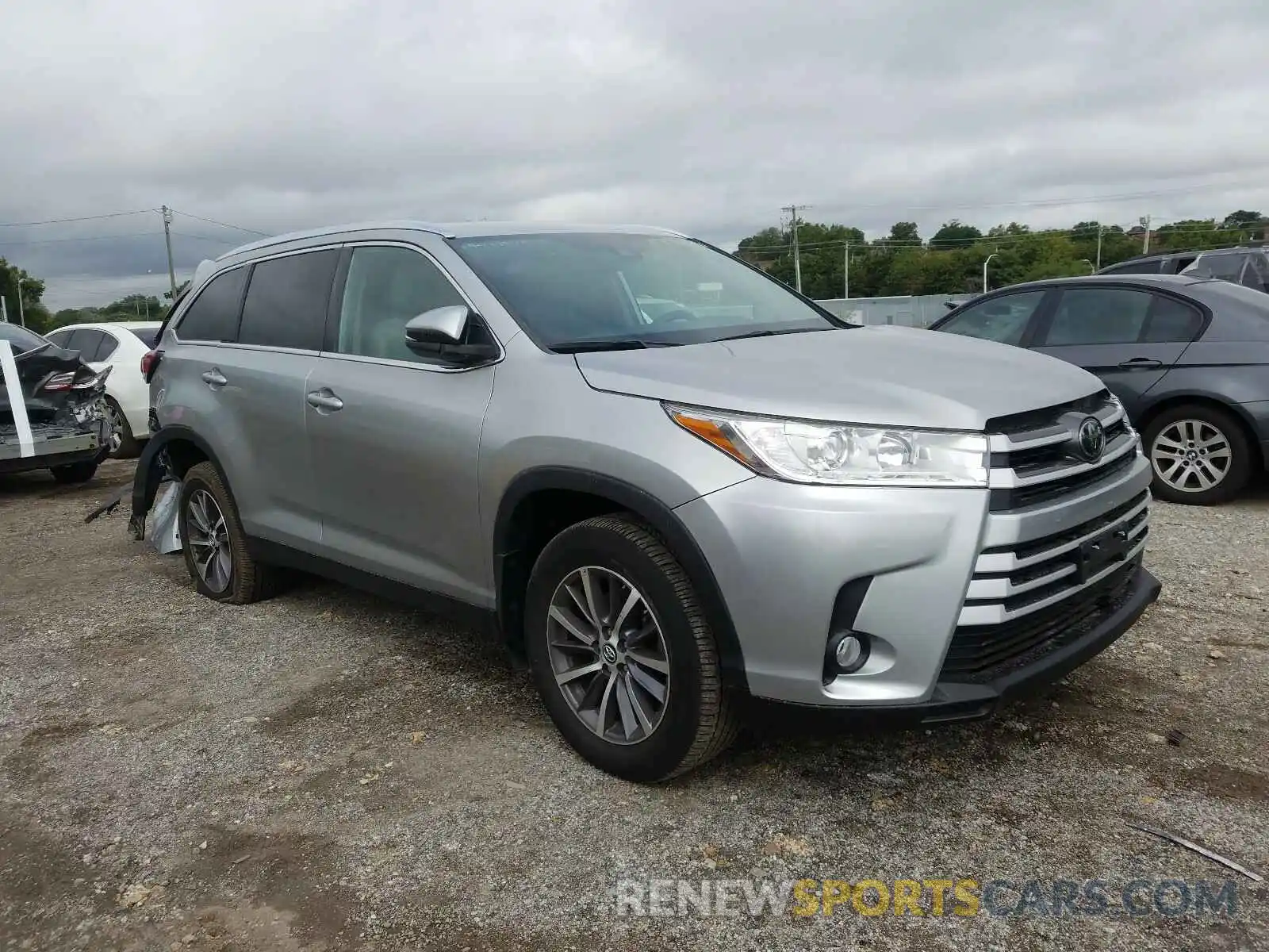 1 Photograph of a damaged car 5TDJZRFH8KS578665 TOYOTA HIGHLANDER 2019