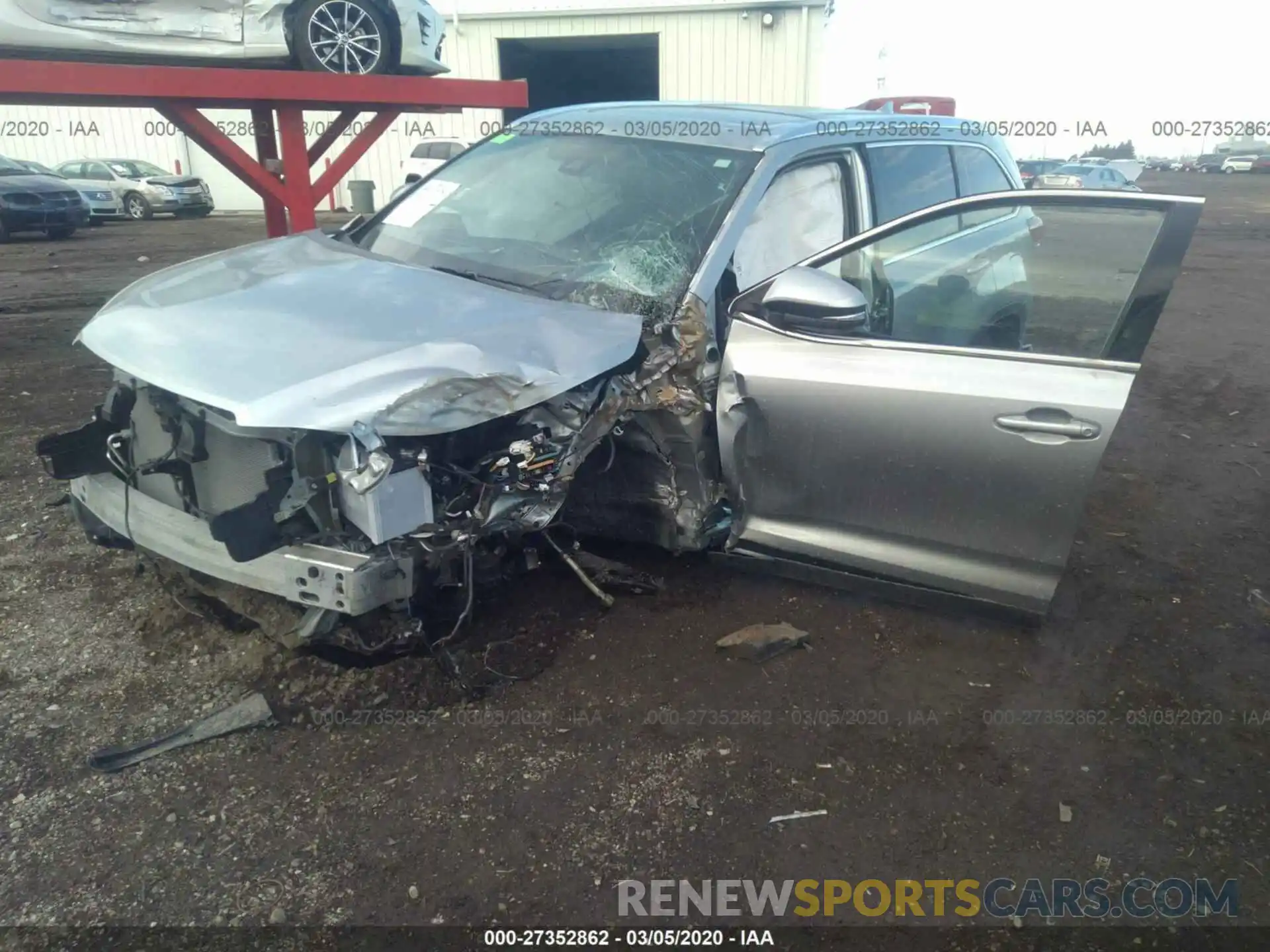 2 Photograph of a damaged car 5TDJZRFH8KS579993 TOYOTA HIGHLANDER 2019