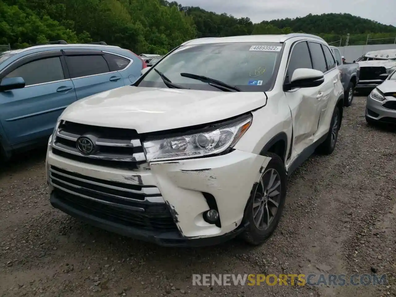 2 Photograph of a damaged car 5TDJZRFH8KS580304 TOYOTA HIGHLANDER 2019