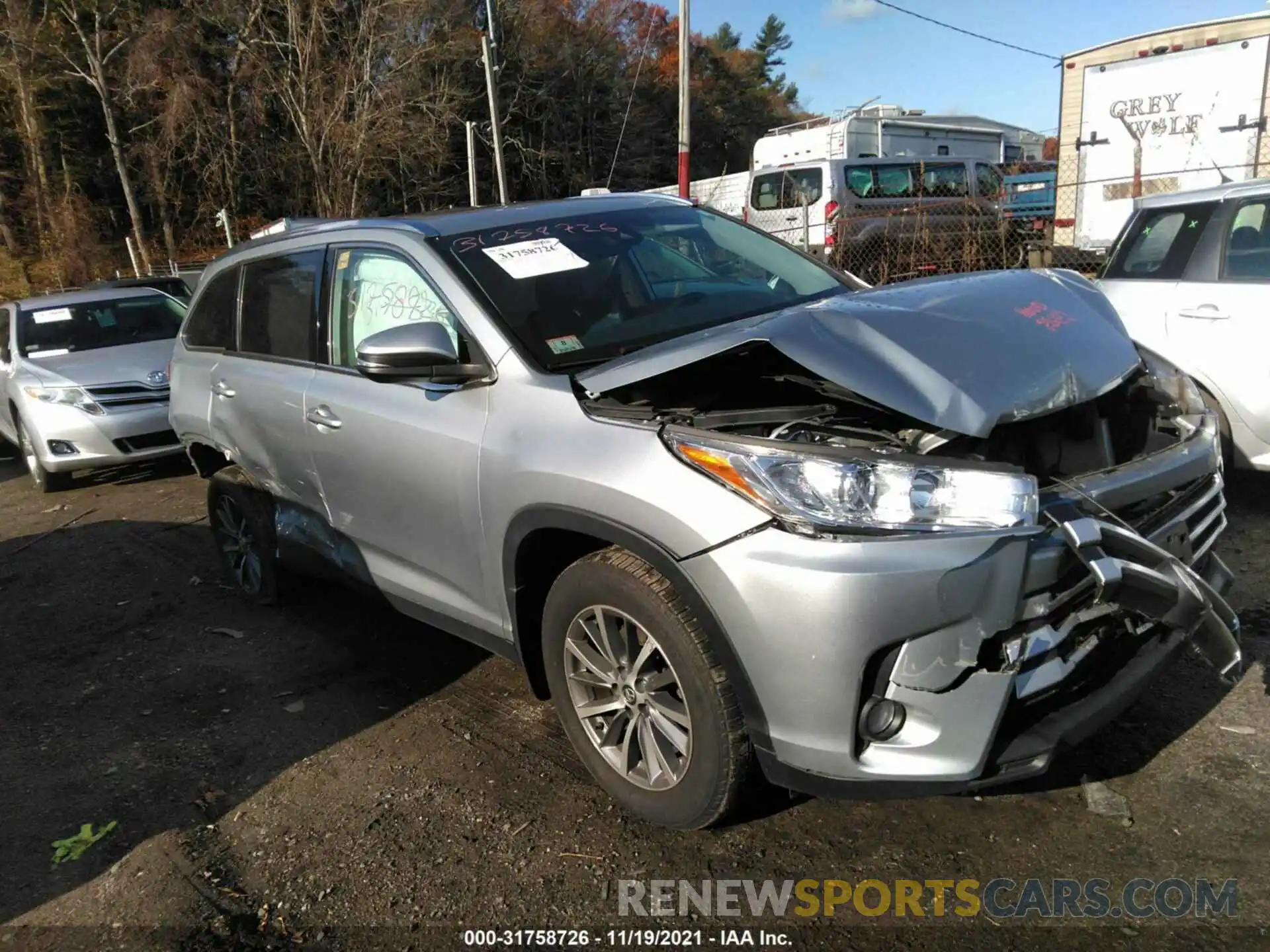 1 Photograph of a damaged car 5TDJZRFH8KS580917 TOYOTA HIGHLANDER 2019