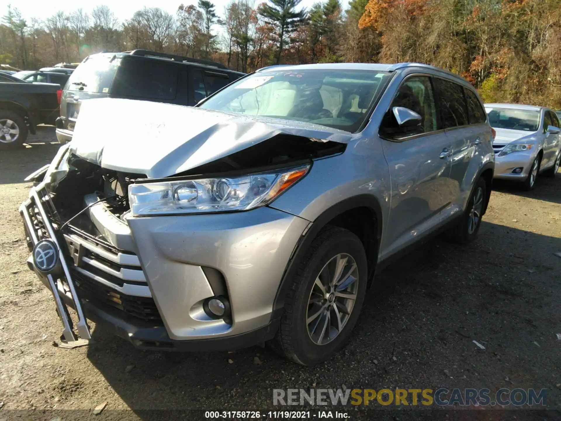 2 Photograph of a damaged car 5TDJZRFH8KS580917 TOYOTA HIGHLANDER 2019