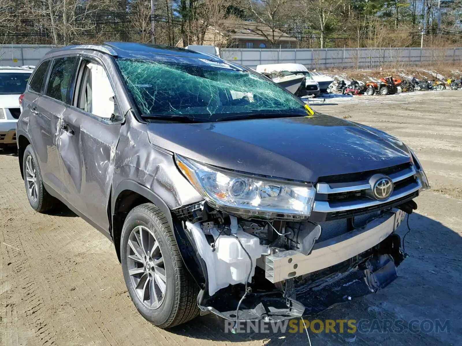 1 Photograph of a damaged car 5TDJZRFH8KS581582 TOYOTA HIGHLANDER 2019