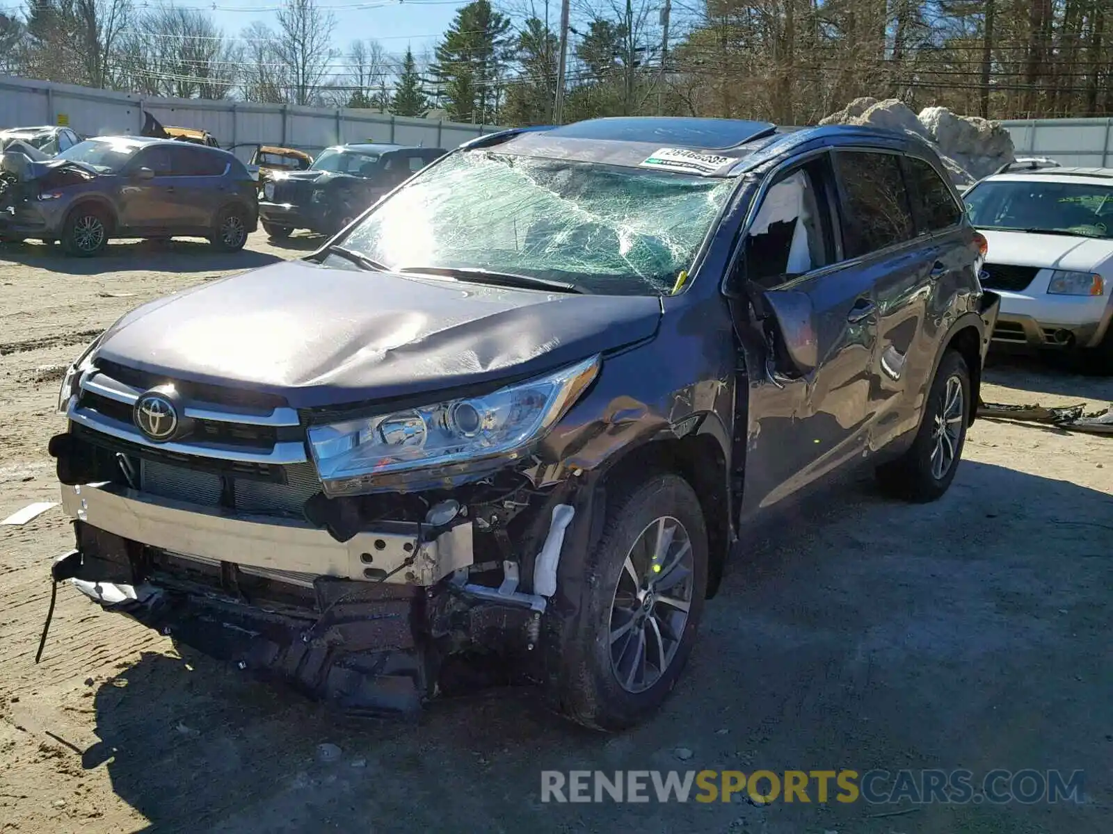 2 Photograph of a damaged car 5TDJZRFH8KS581582 TOYOTA HIGHLANDER 2019